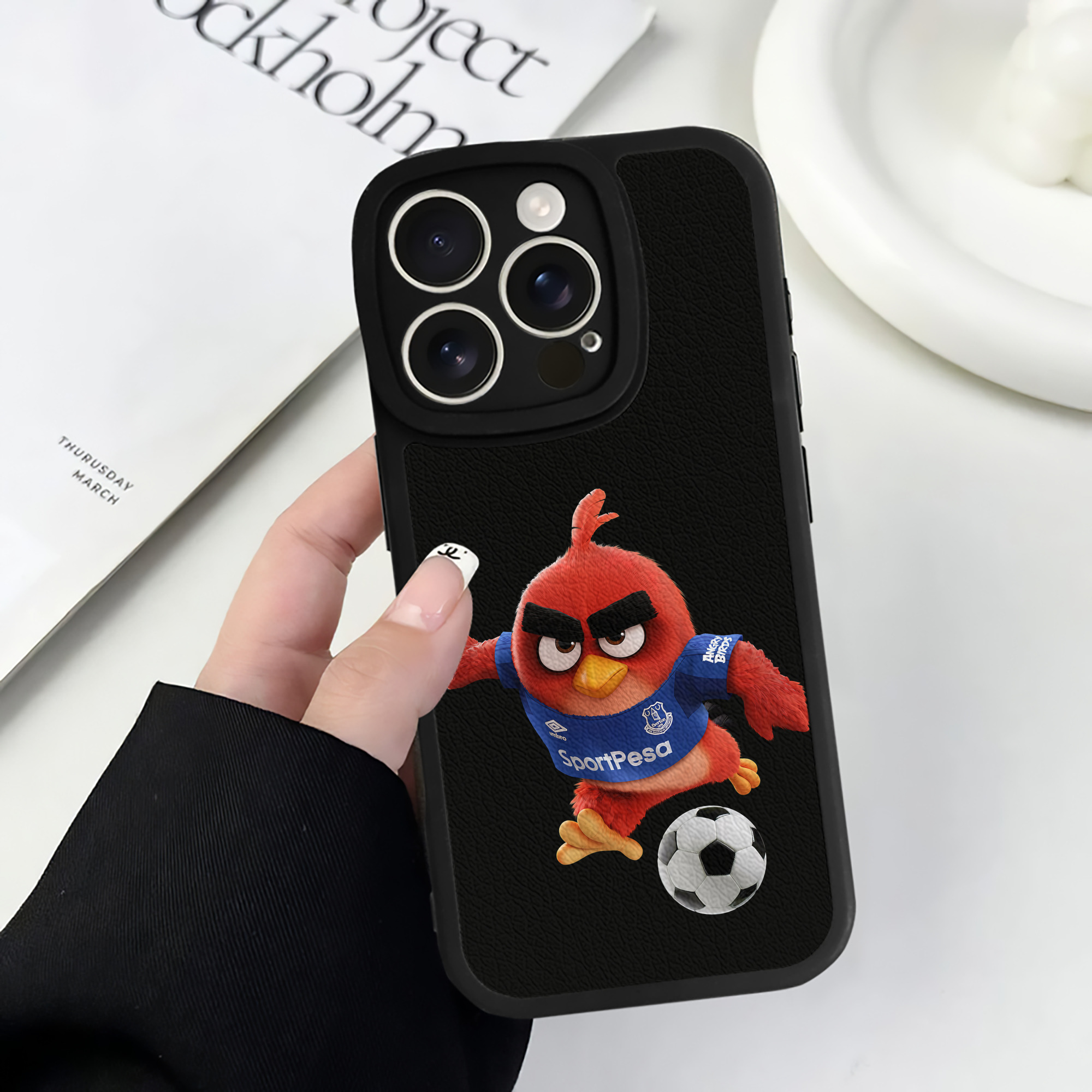 （画像用） Angry Birds アングリーバード 【iPhone 16シリーズ対応】シリコンスマホケース（レザー調） 材質：シリコン